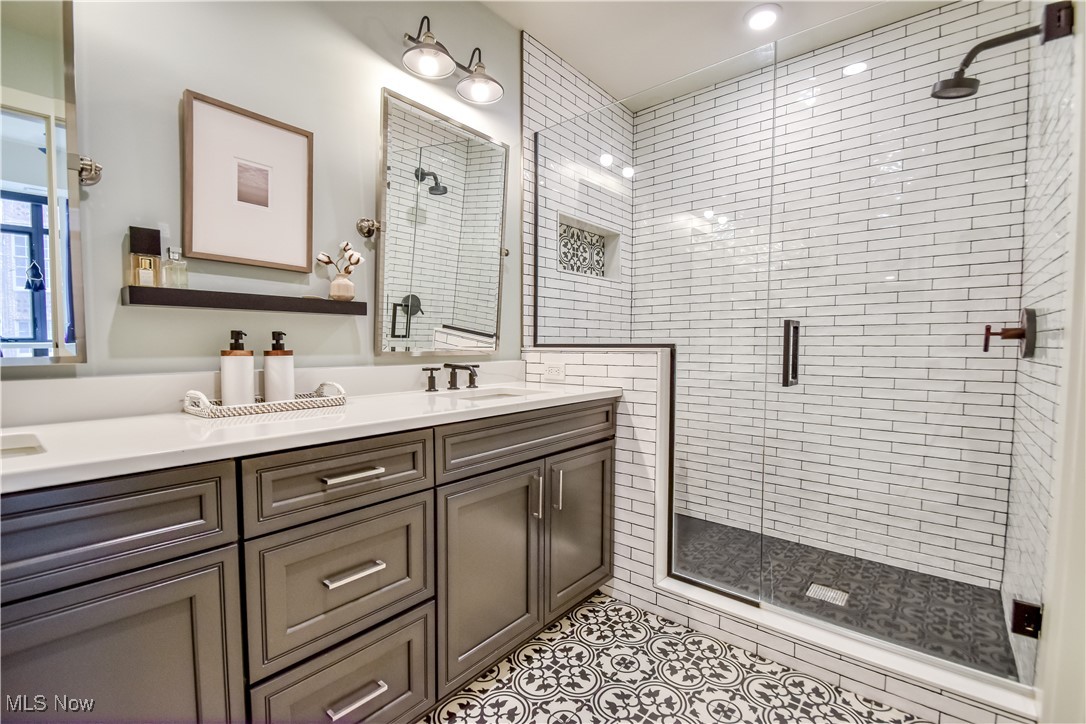 Quattro Bldg - Residential