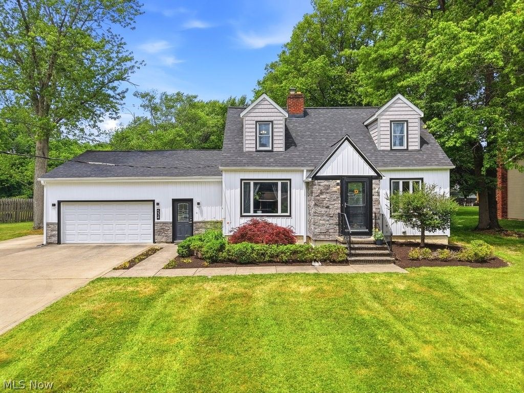 Photo of 534 Miner Road, Highland Heights, OH 44143 (MLS # 5218014)