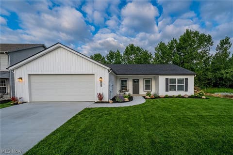 Homes For Rent - 5363 Mallard Circle<br/> Kent, OH 44240