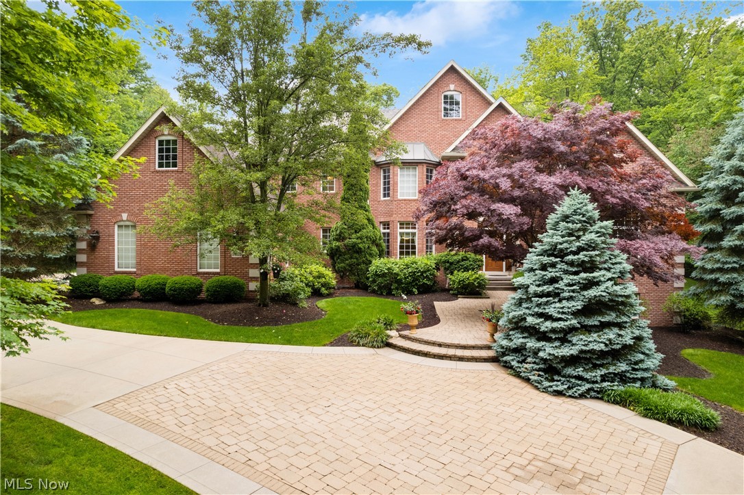 Signature Sharon - Residential