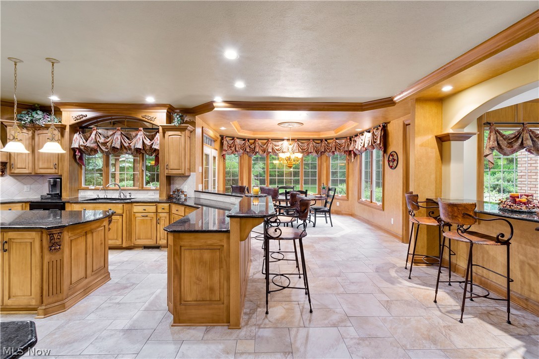 Signature Sharon - Residential