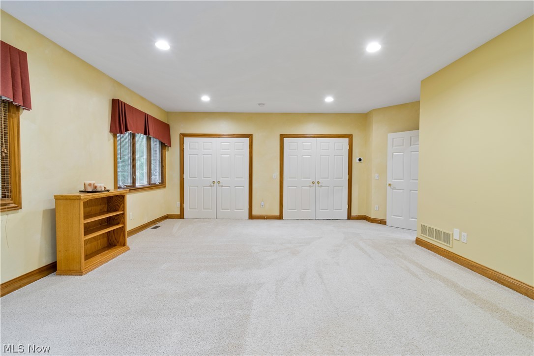 Signature Sharon - Residential