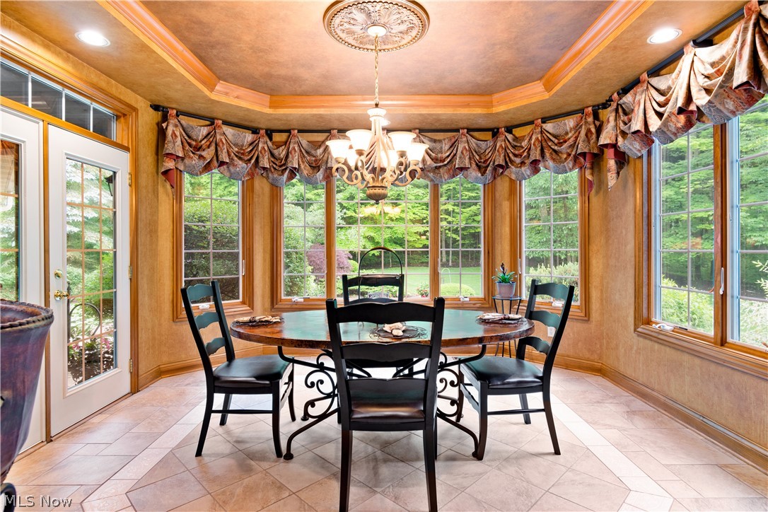 Signature Sharon - Residential