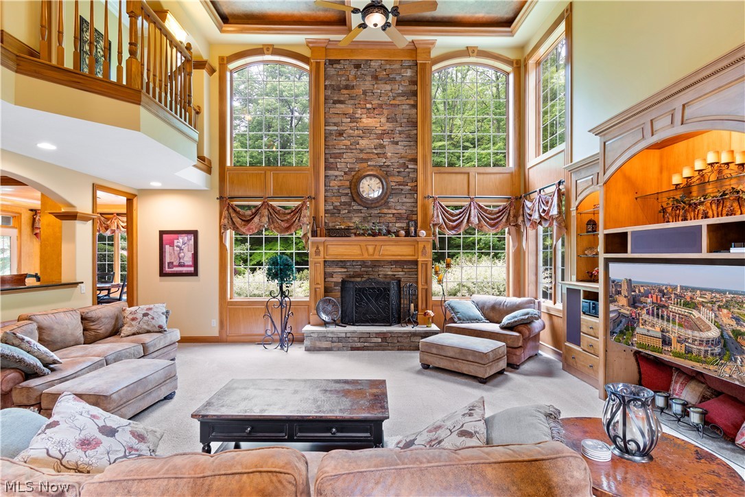 Signature Sharon - Residential