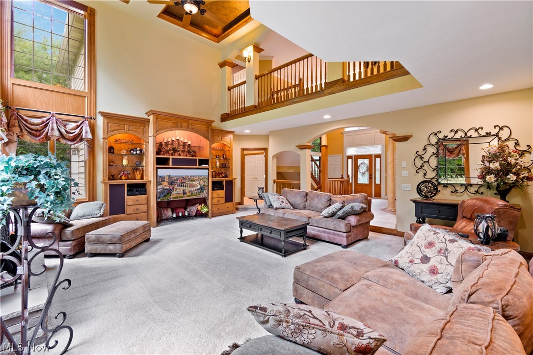 Signature Sharon - Residential