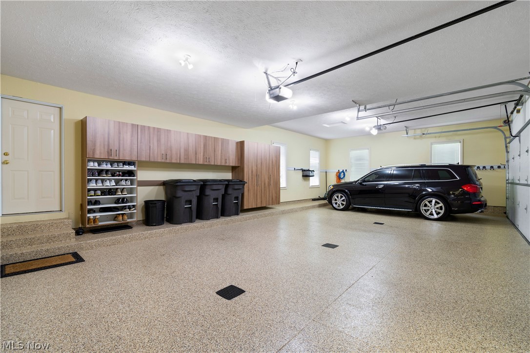 Signature Sharon - Residential