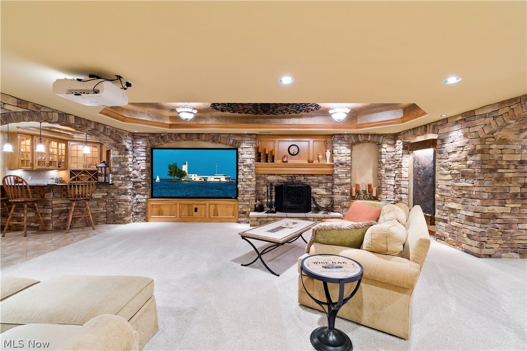 Signature Sharon - Residential