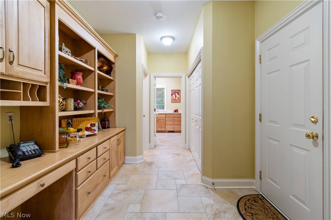 Signature Sharon - Residential