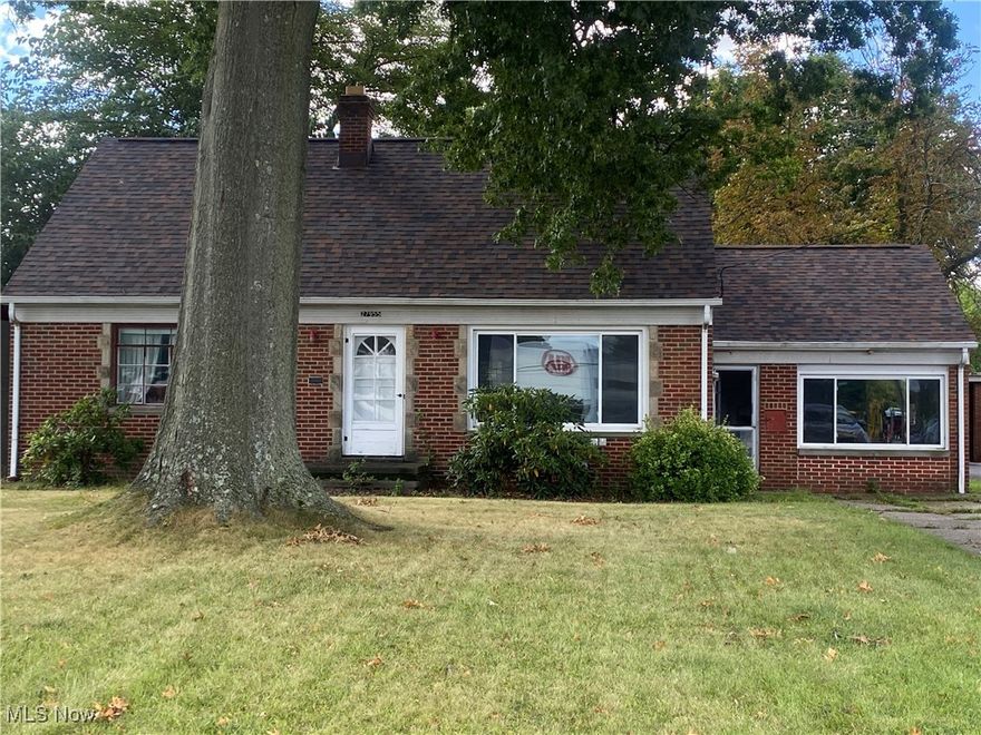 Prime Location! Excellent opportunity to move your business to this amazing location!