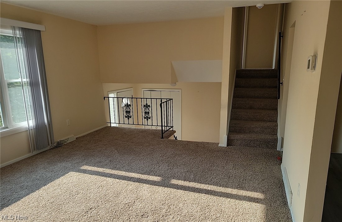 Photo 5 of 17 of 6031 S Perkins Road house