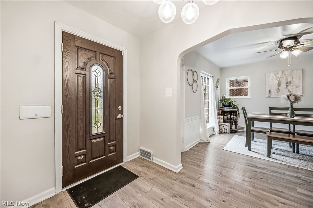 Photo of 1724 Chestnut Boulevard, Cuyahoga Falls, OH 44223 (MLS # 5195290)