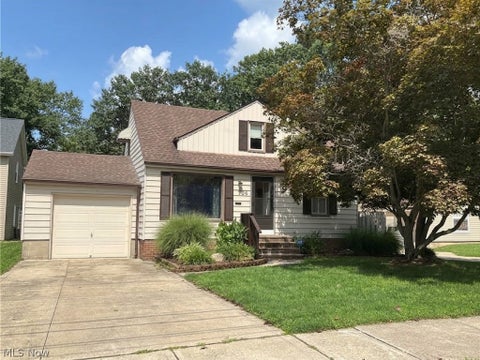 Photo of 706 North Street, Brooklyn Heights, OH 44131 (MLS # 5239458)