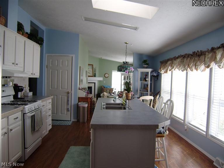 Lakeside Terrace - Residential