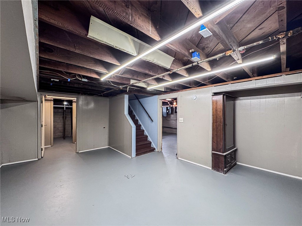 21030 Edgecliff Drive, Euclid, Ohio image 32