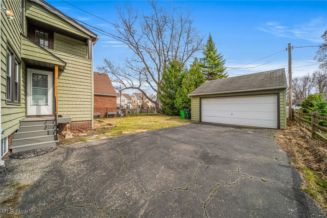 21030 Edgecliff Drive, Euclid, Ohio image 3