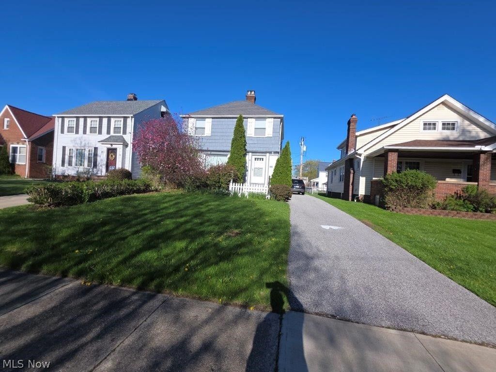 Photo of 367 E 211th Street, Euclid, OH 44123 (MLS # 5205196)