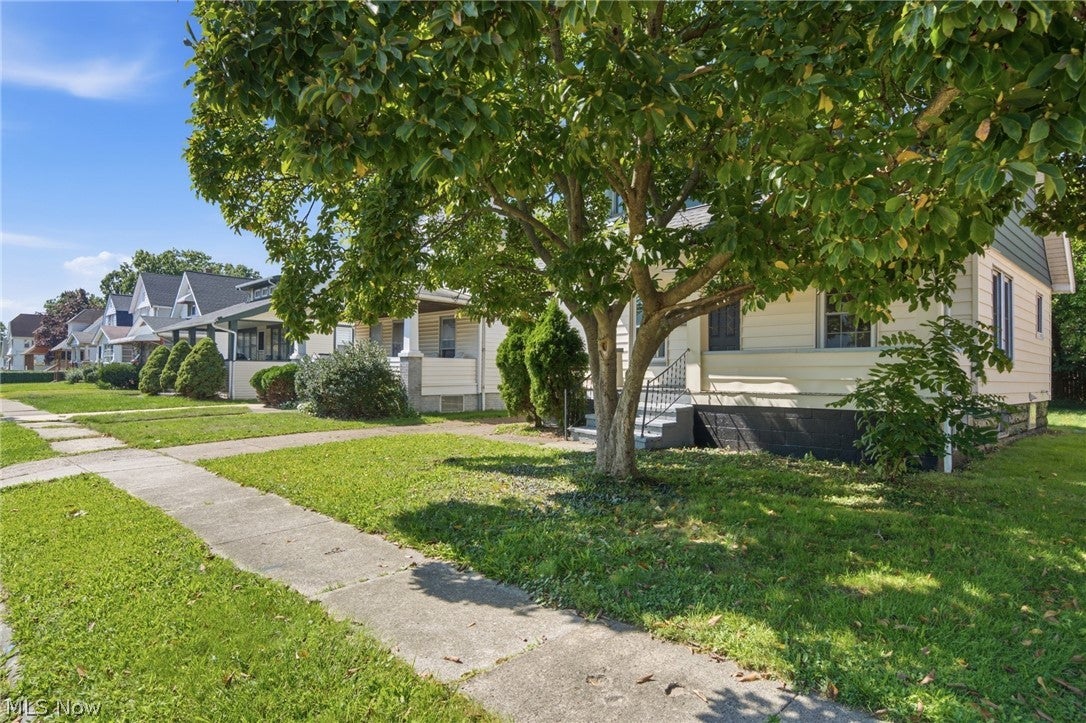 1216 E 168th Street