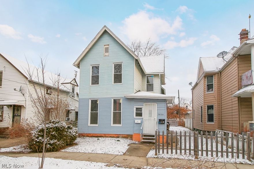 3838 Marvin Ave UP, Cleveland - Spacious 2 bed 1 bath unit in multi-family home! //

$765 rent / $765 deposit // 
$40 application fee per adult //
NO SMOKING  //
1 time $79 non-refundable set up fee paid at lease signing //

$30/month required resident benefit package; can include personal property/liability insurance for an additional $5/month for $35/month total //

All applicants are required to fill out a PetScreening application, found on our website/app before being processed. Even if you have NO pets - this app must be filled out. 1-2 pets OK w/ approved PetScreening & PetFee (Some breed restrictions apply). 1 time, non-refundable pet fee of $200-300 per animal applies to all pets & must be paid prior to or when you pay your 1st month rent. (No fee for qualified assistance animals) //

Our application is processed through secure site: Findigs. They require ID & income verification. Without this, your app will not be processed. They offer 24/7 chat support on their app
