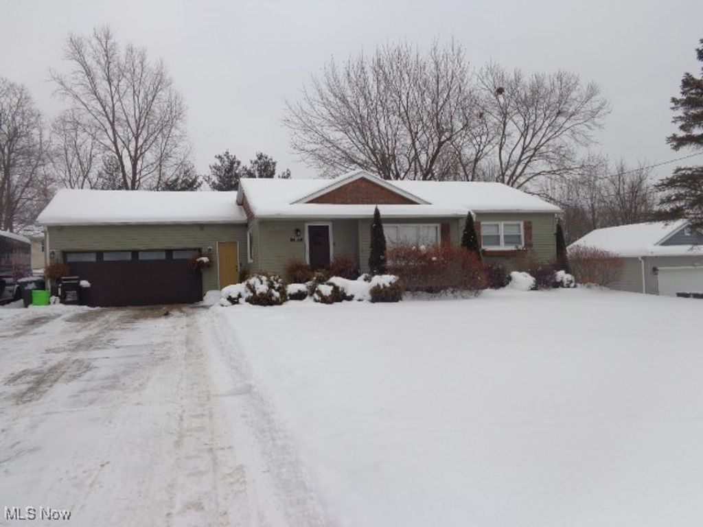 Photo of 1157 Manitoulin Pike, Brunswick, OH 44212 (MLS # 5185122)