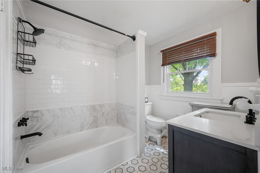 Shaker Heights, Ohio 44120, United States, 5 Bedrooms Bedrooms, ,4 BathroomsBathrooms,Residential,Active,148955