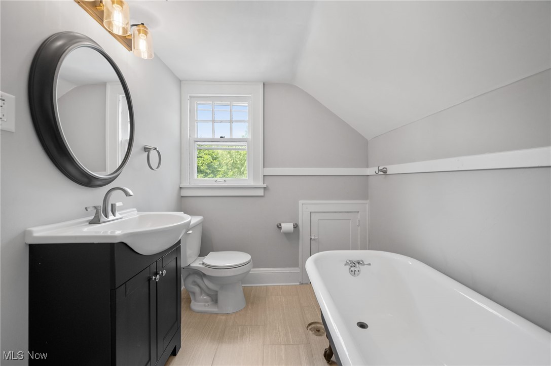 Shaker Heights, Ohio 44120, United States, 5 Bedrooms Bedrooms, ,4 BathroomsBathrooms,Residential,Active,148955