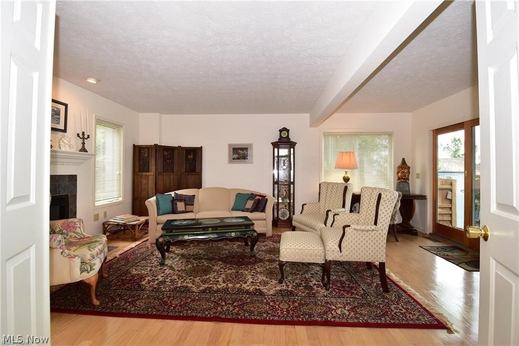3566 Edgewater Drive