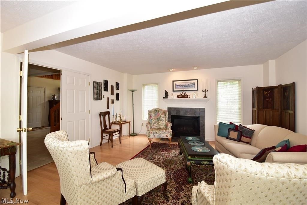 3566 Edgewater Drive