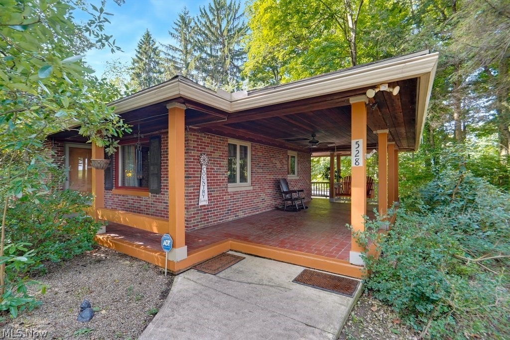 528 Pres Vannes Drive