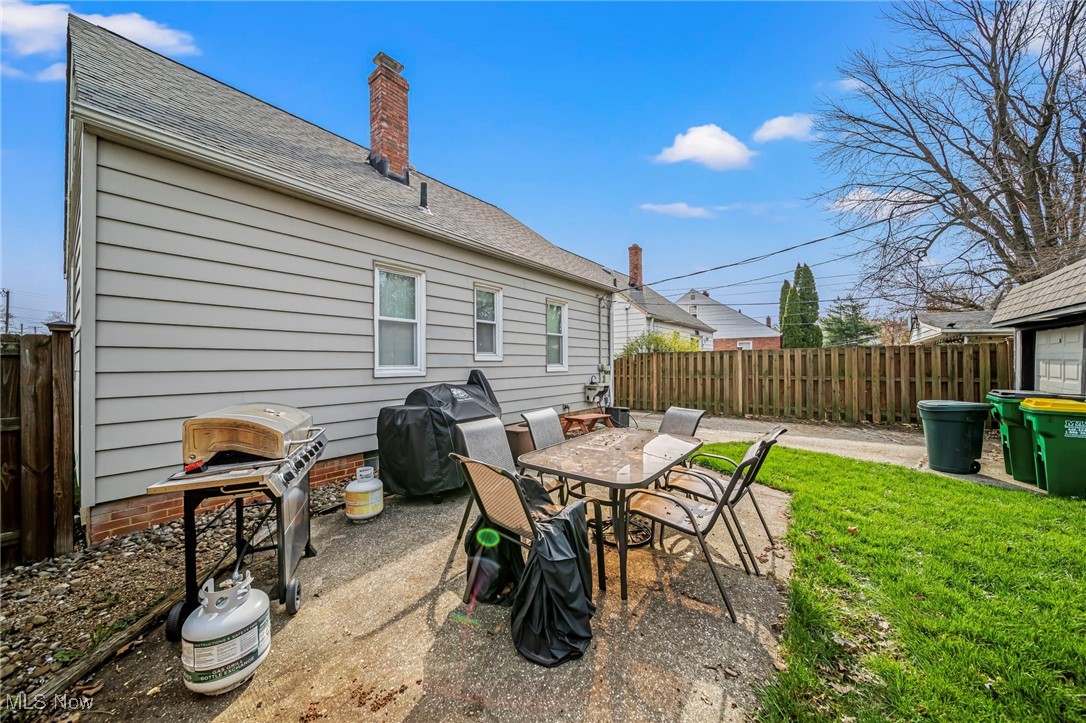 352 E 322nd Street, Willowick, Ohio image 7