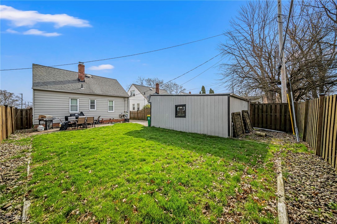 352 E 322nd Street, Willowick, Ohio image 9