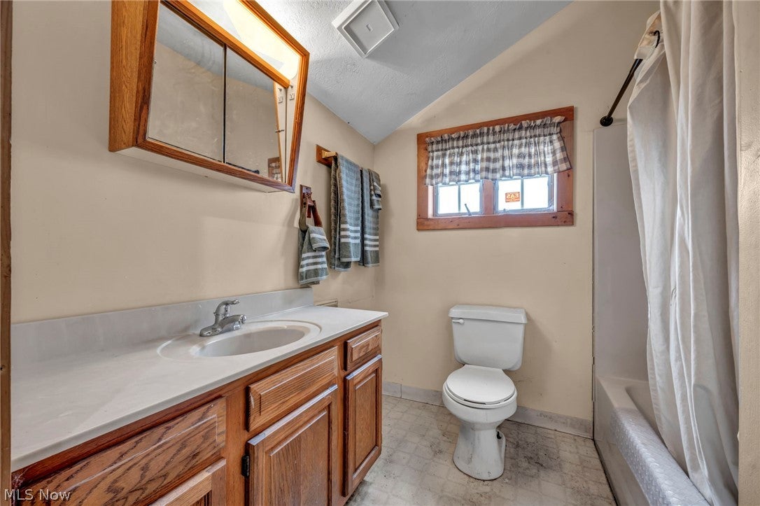 4020 Faircrest St SW, Canton, OH, 44706, USA, 3 Bedrooms Bedrooms, ,2 BathroomsBathrooms,Residential,Active,4020 Faircrest St SW,5212876