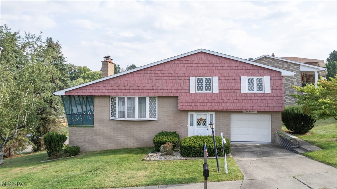 200 S Circle Drive, Weirton, West Virginia image 1