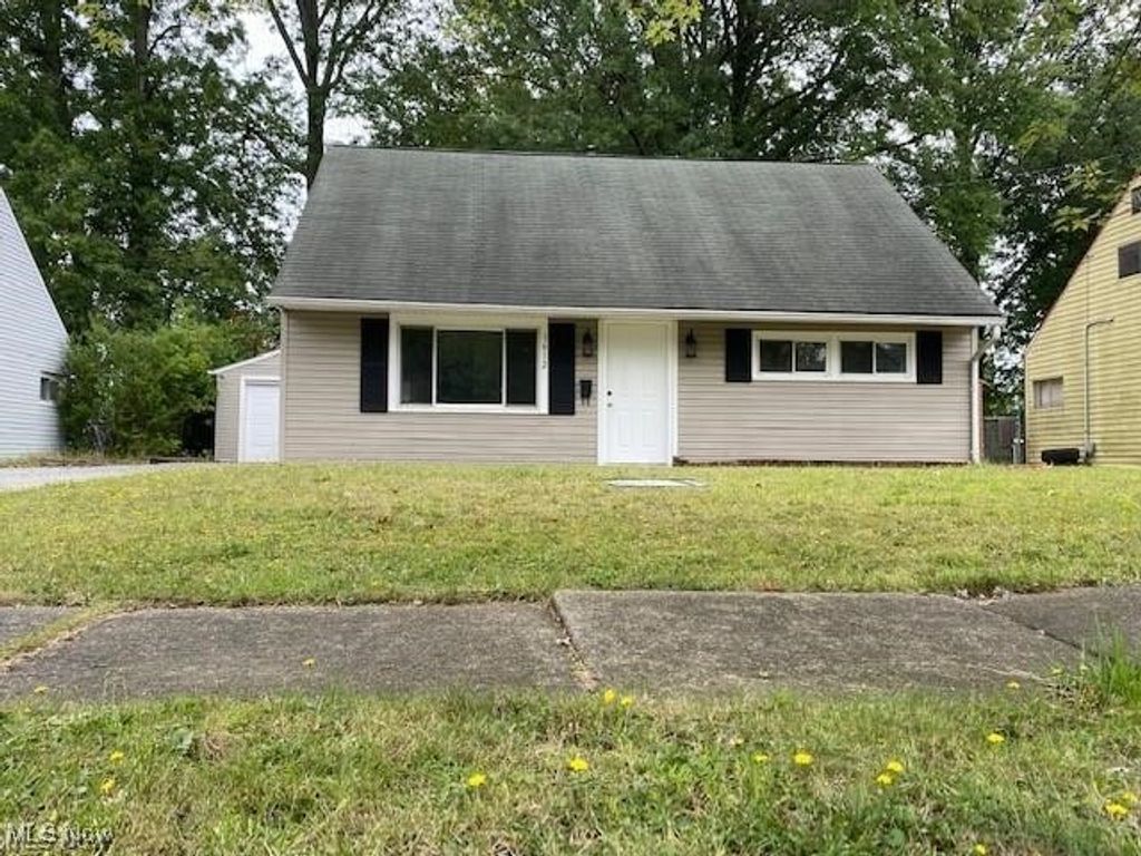 Photo of 1612 Denison Avenue NW, Warren, OH 44485 (MLS # 5182056)