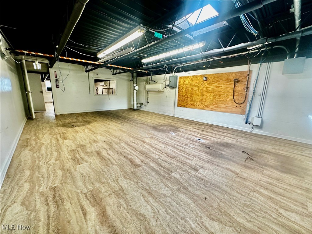 Village/Mogadore - Commercial Sale