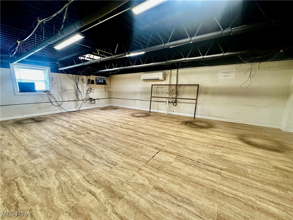 Village/Mogadore - Commercial Sale