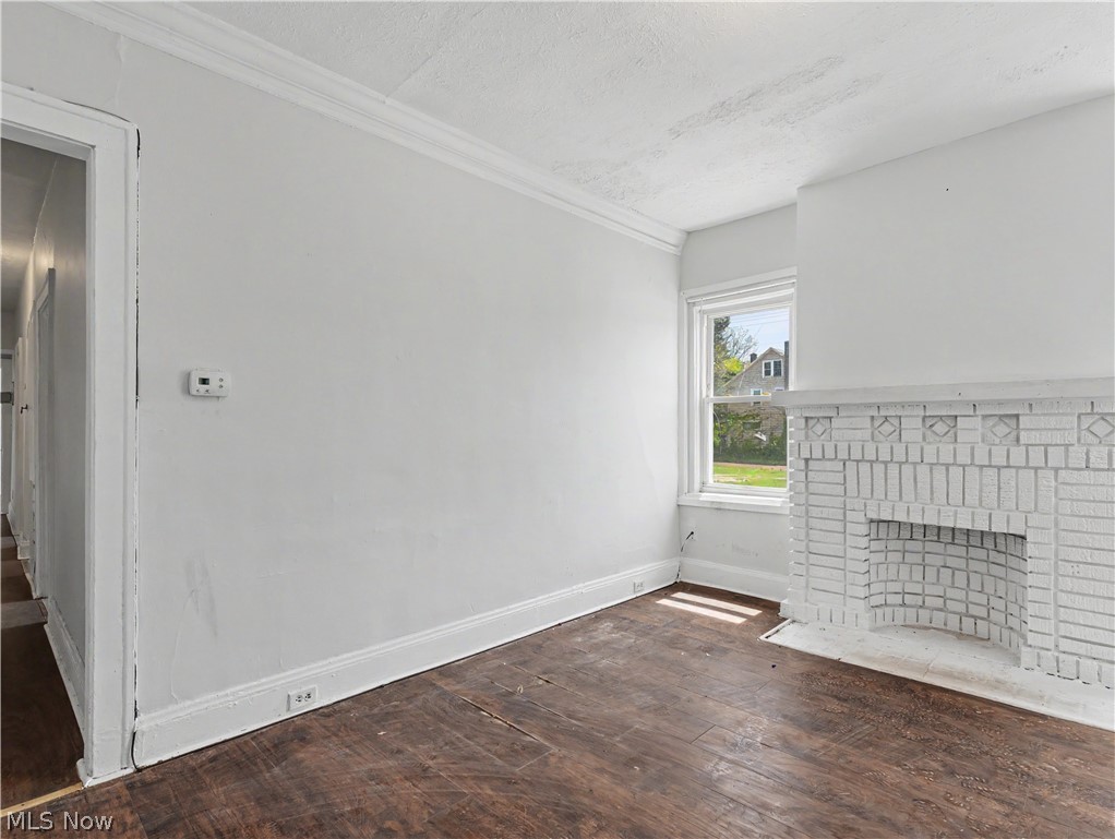 975 Parkwood Drive