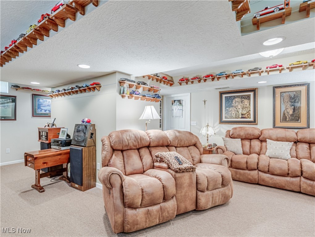 Canton, Ohio 44708, United States, 3 Bedrooms Bedrooms, ,4 BathroomsBathrooms,Residential,Active,179212