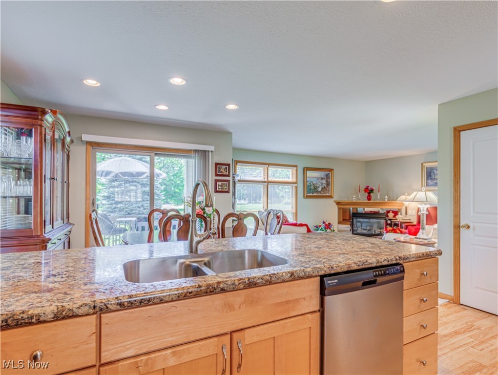 Canton, Ohio 44708, United States, 3 Bedrooms Bedrooms, ,4 BathroomsBathrooms,Residential,Active,179212