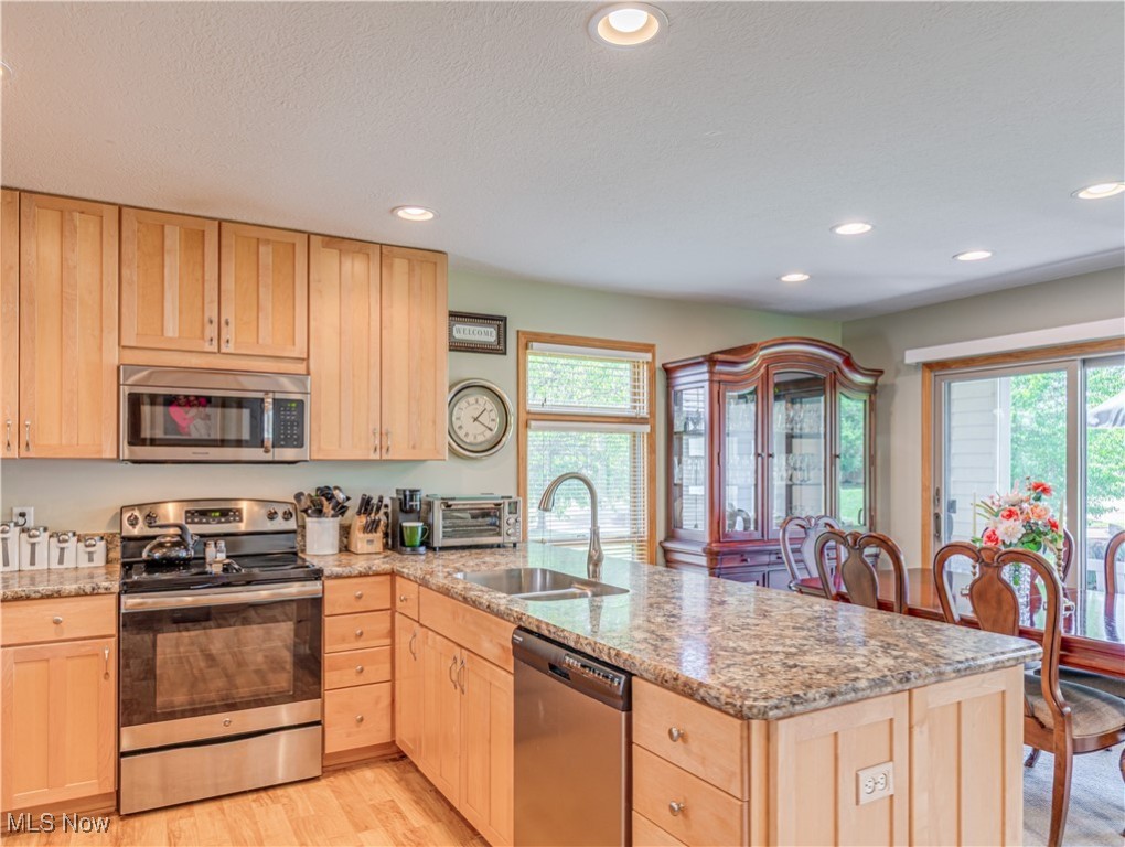 Canton, Ohio 44708, United States, 3 Bedrooms Bedrooms, ,4 BathroomsBathrooms,Residential,Active,179212