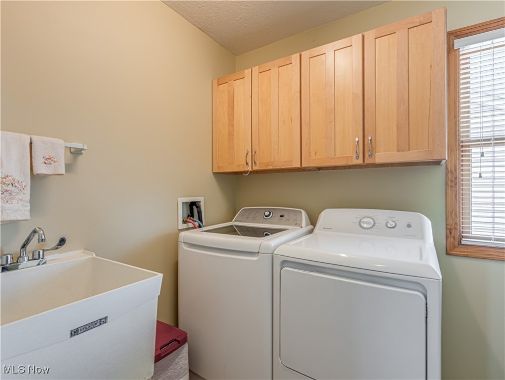 Canton, Ohio 44708, United States, 3 Bedrooms Bedrooms, ,4 BathroomsBathrooms,Residential,Active,179212