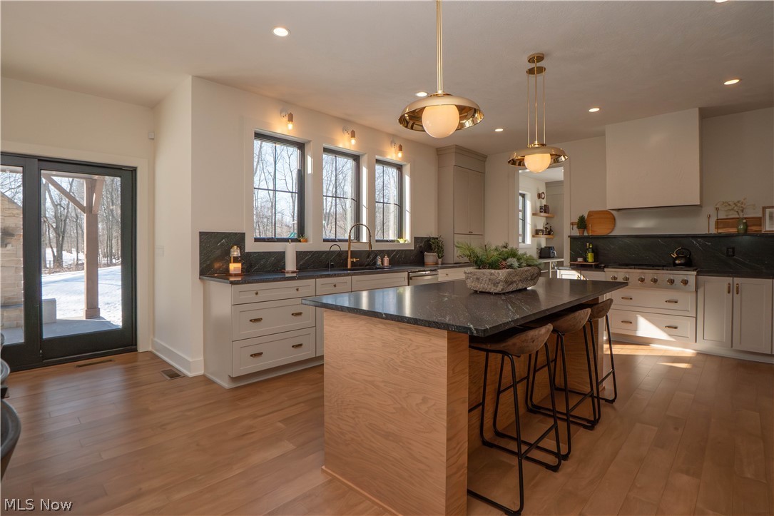 Retreat/Brenelle - Residential