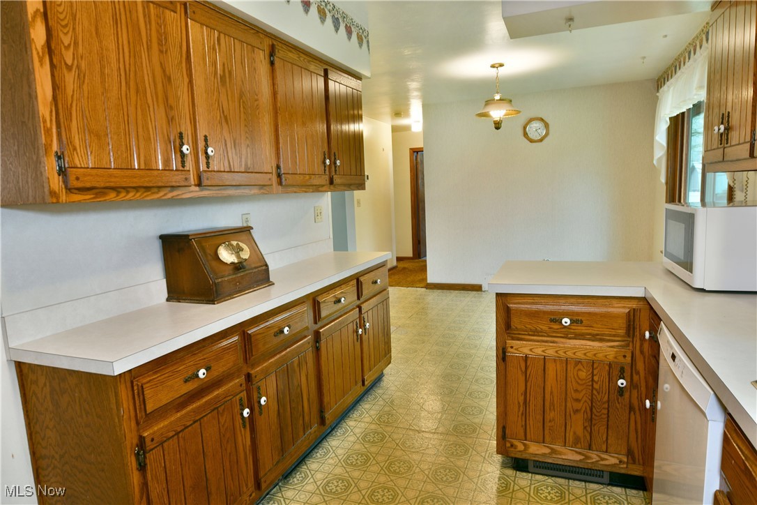 2222 Hyde Shaffer Road, Bristolville, Ohio image 15