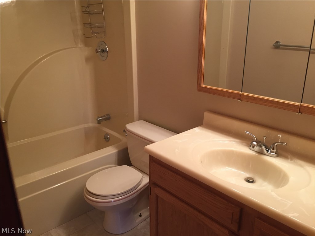 Living Homes 06 - Residential Lease