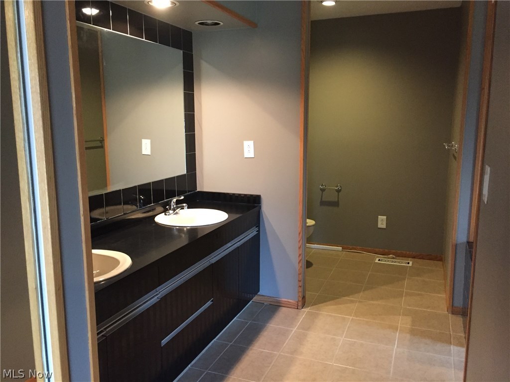 Living Homes 06 - Residential Lease