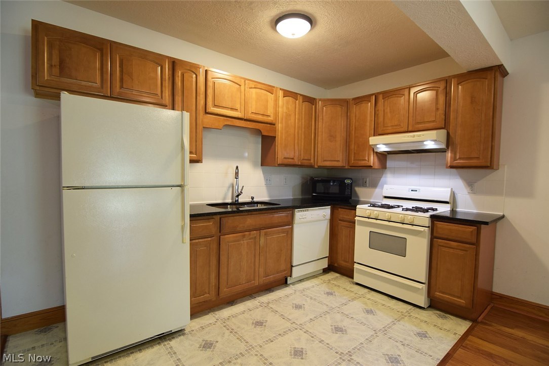 Chenoweth Country Club Estates - Residential