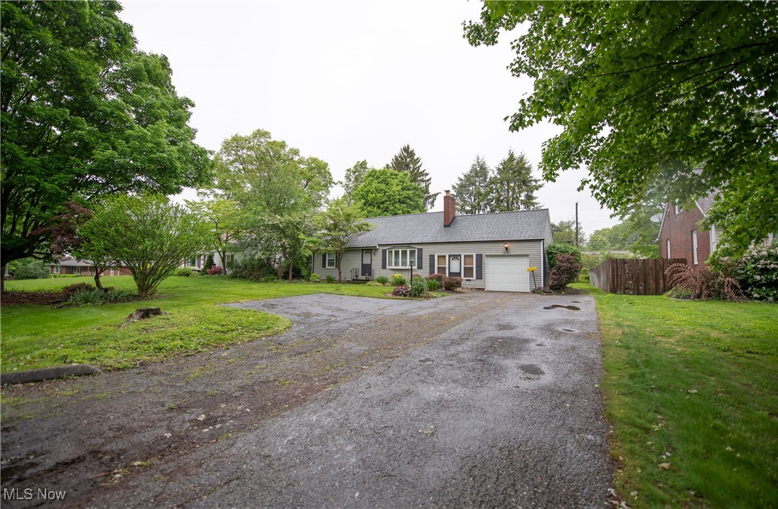 3751 Bellwood Drive, Canton, Ohio image 2