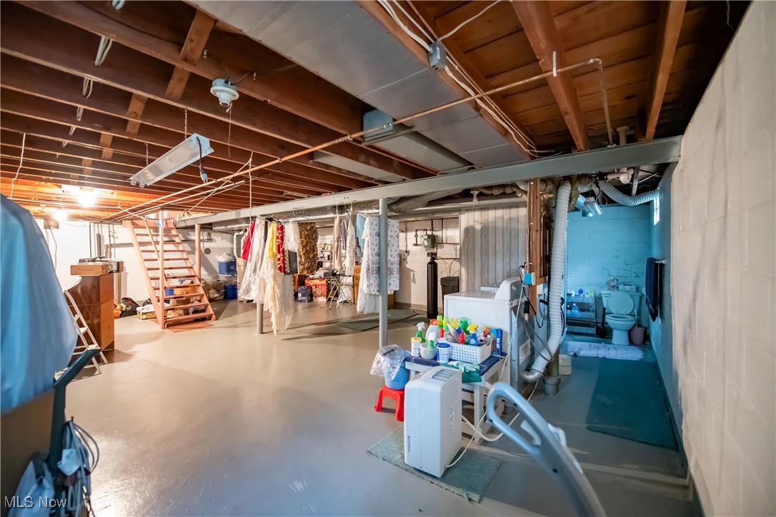 3751 Bellwood Drive, Canton, Ohio image 23