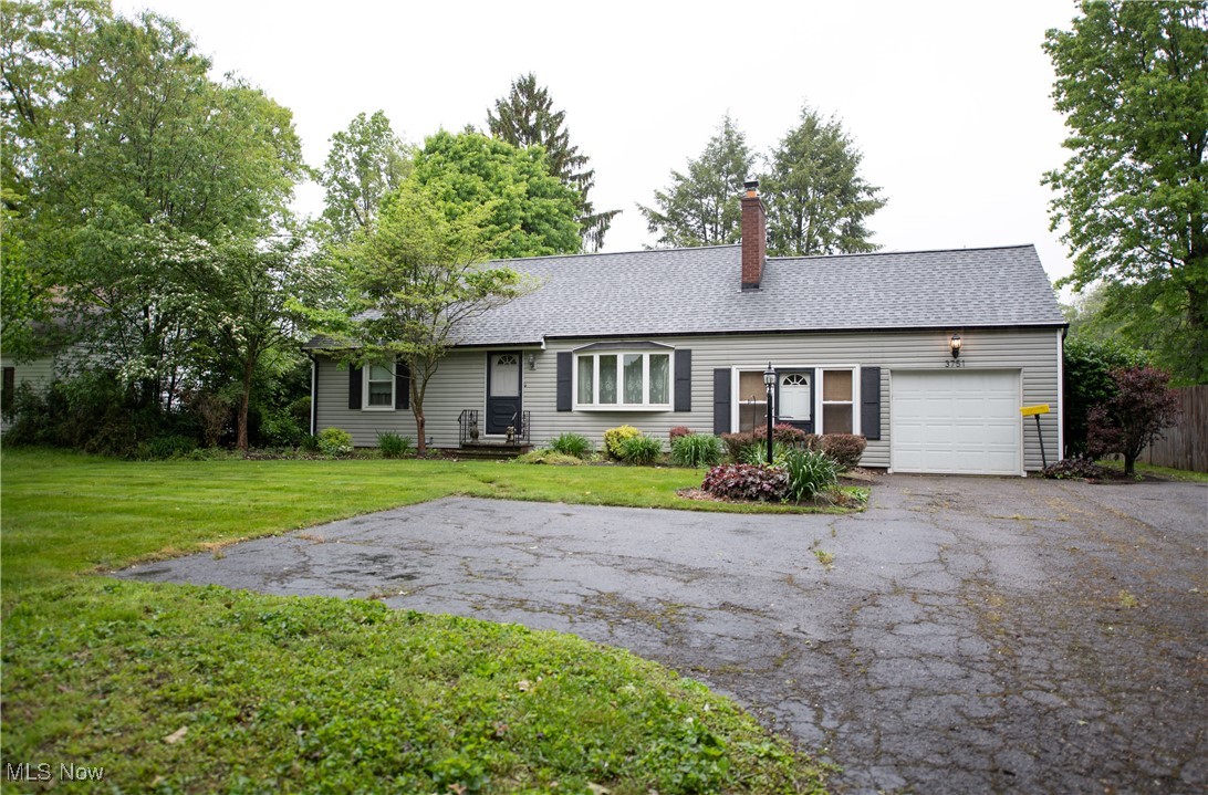 3751 Bellwood Drive, Canton, Ohio image 1