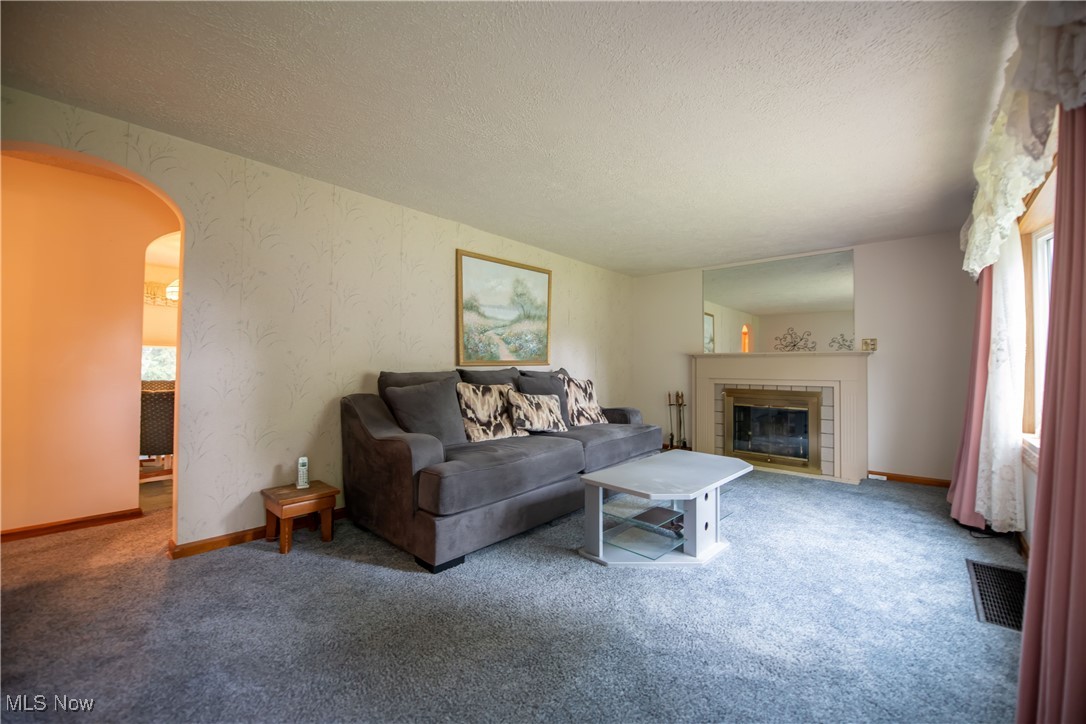 3751 Bellwood Drive, Canton, Ohio image 4