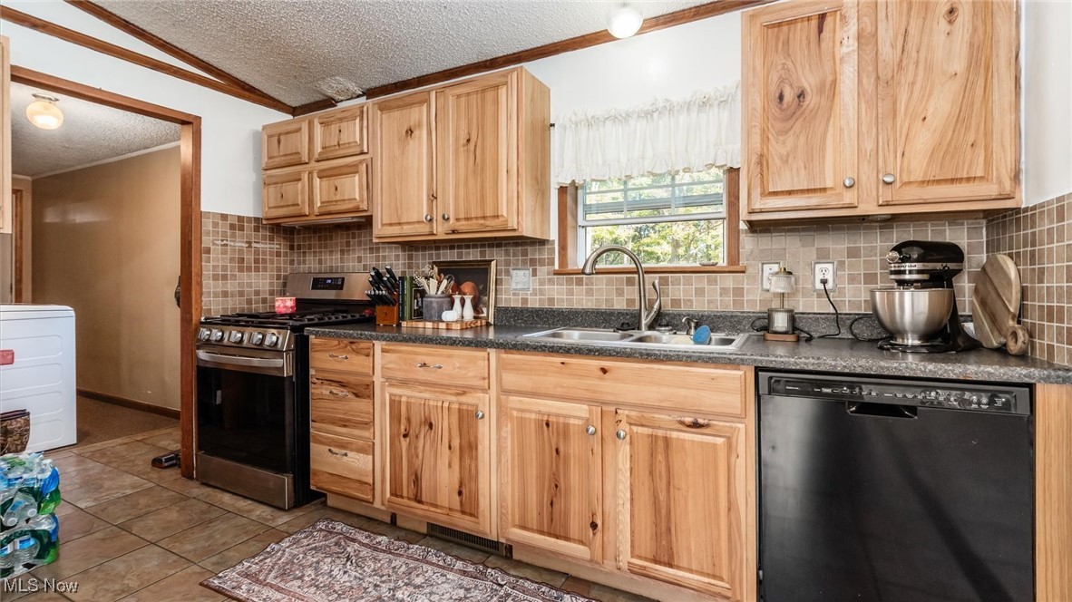 Williams & Linda Bussas - Residential